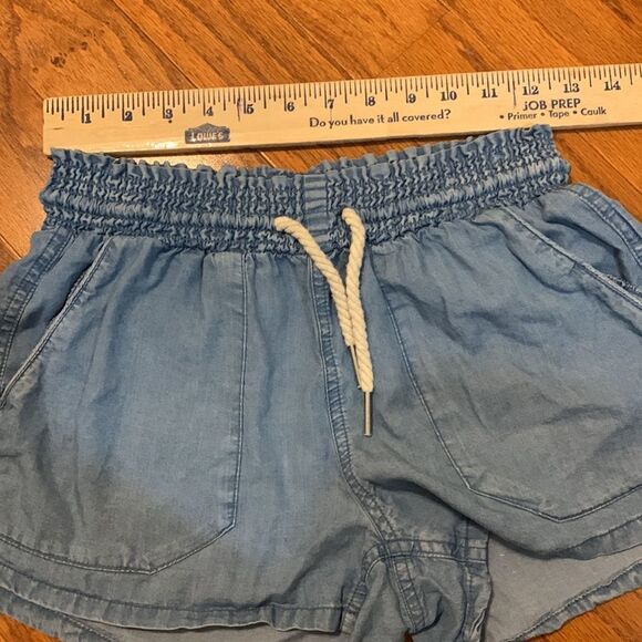 Love Tree Size Small elastic waist with drawstring & pocketed short shorts - Picture 4 of 8